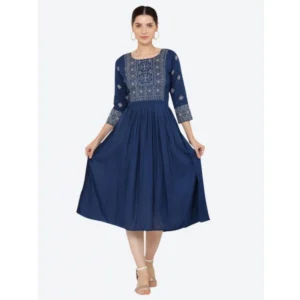 Generic Women's Casual Rayon 3-4th Sleeves Kurti (Blue)